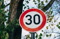 Waarom automobilisten de 30 km/u-zone massaal negeren